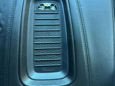Used 2018 Cadillac Escalade Luxury AWD/4WD image 30