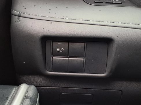 Used 2022 Toyota Highlander L FWD image 22