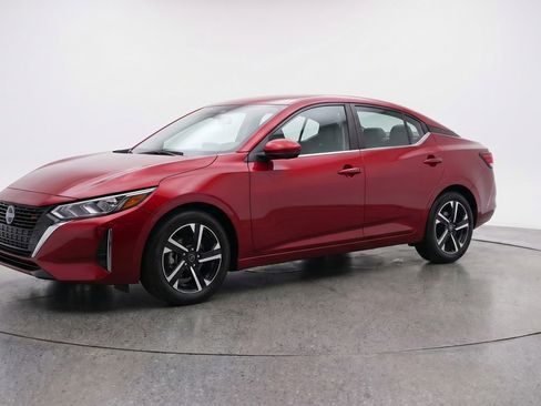 Used 2025 Nissan Sentra SV image 3