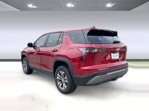 New 2026 Chevrolet Equinox LT w/ Convenience Package II AWD/4WD image 3