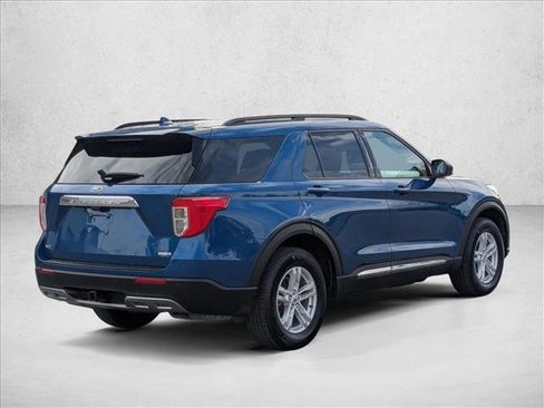 Used 2020 Ford Explorer XLT w/ Equipment Group 202A image 5