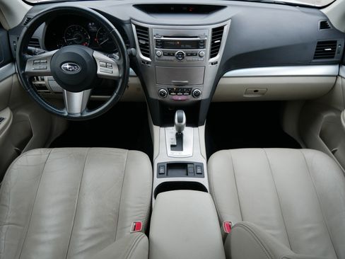 Used 2011 Subaru Outback 2.5i Premium w/ All-Weather Pkg AWD/4WD image 10