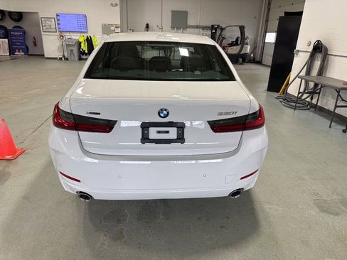 Used 2025 BMW 330i xDrive Sedan w/ Premium Package image 5