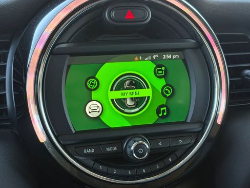 Used 2019 MINI Cooper 2-Door Hardtop FWD image 18
