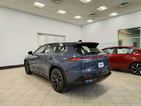 New 2025 Toyota Crown Signia image 4