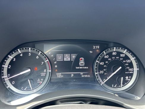Used 2021 Toyota Highlander Limited FWD image 25