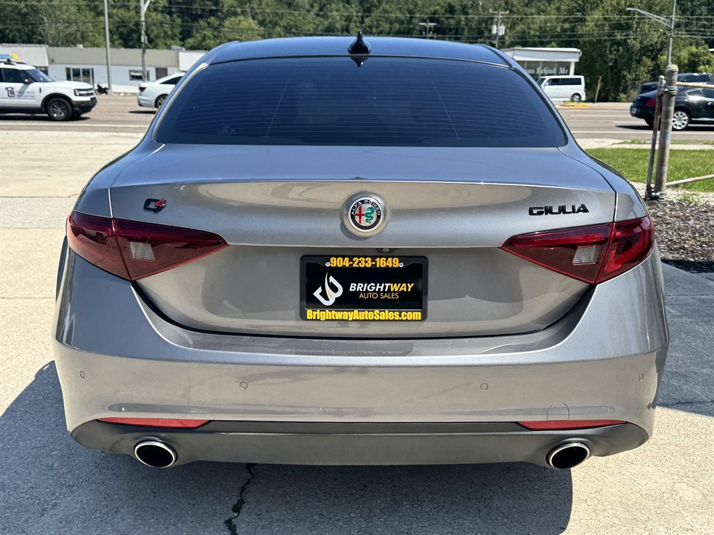 Used 2019 Alfa Romeo Giulia AWD image 6