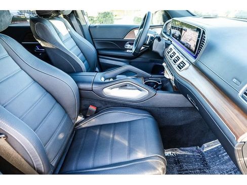 New 2026 Mercedes-Benz GLS 580 4MATIC image 17