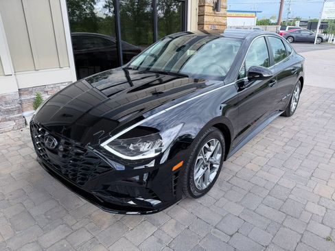 Used 2023 Hyundai Sonata SEL FWD image 2