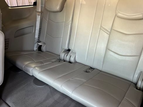 Used 2020 Cadillac Escalade Luxury AWD/4WD image 17