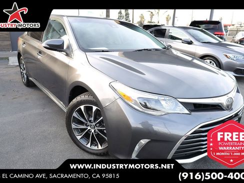 Used 2018 Toyota Avalon XLE image 1