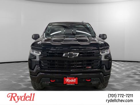 Used 2024 Chevrolet Silverado 1500 LT Trail Boss w/ LT Trail Boss Premium Package AWD/4WD image 8