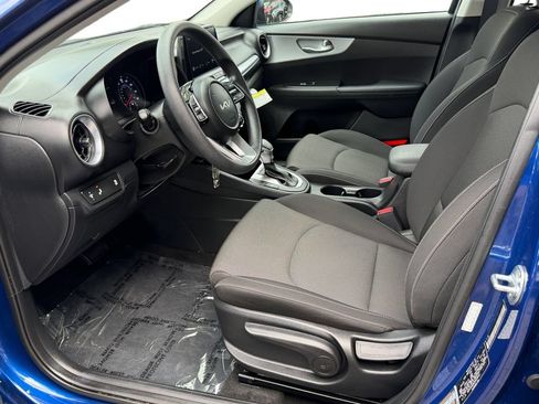 Used 2023 Kia Forte LXS w/ LXS Technology Package FWD image 17