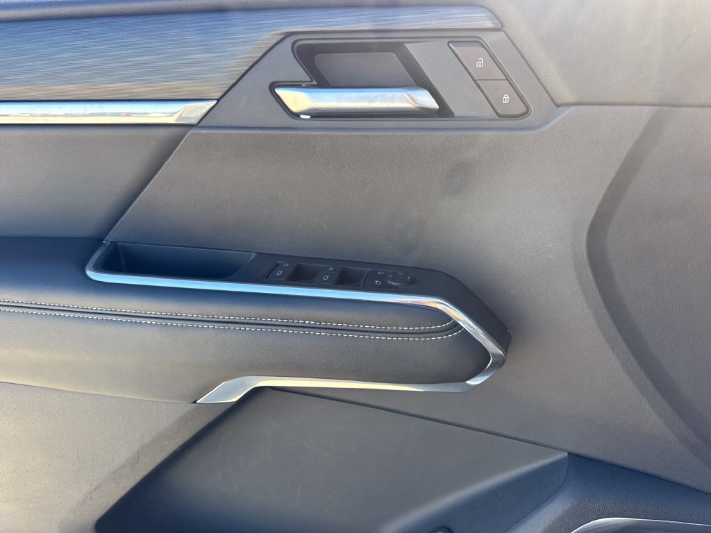 Used 2025 GMC Acadia Elevation FWD image 19