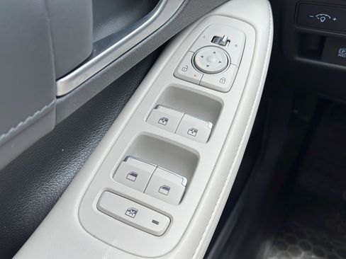 Used 2025 Hyundai Sonata Limited FWD image 21