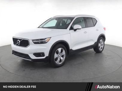 Used 2019 Volvo XC40 T5 Momentum