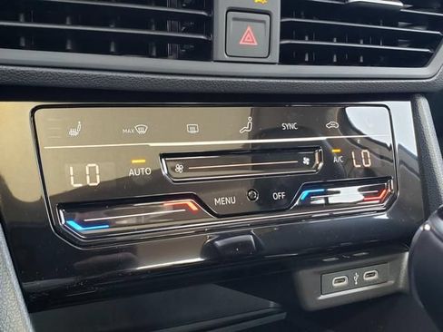 New 2026 Volkswagen Jetta SE FWD image 10