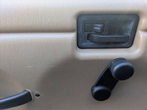 Used 1999 Jeep Wrangler Sahara image 11