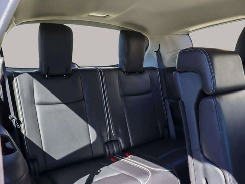 Used 2017 INFINITI QX60 FWD w/ Premium Plus Package image 39