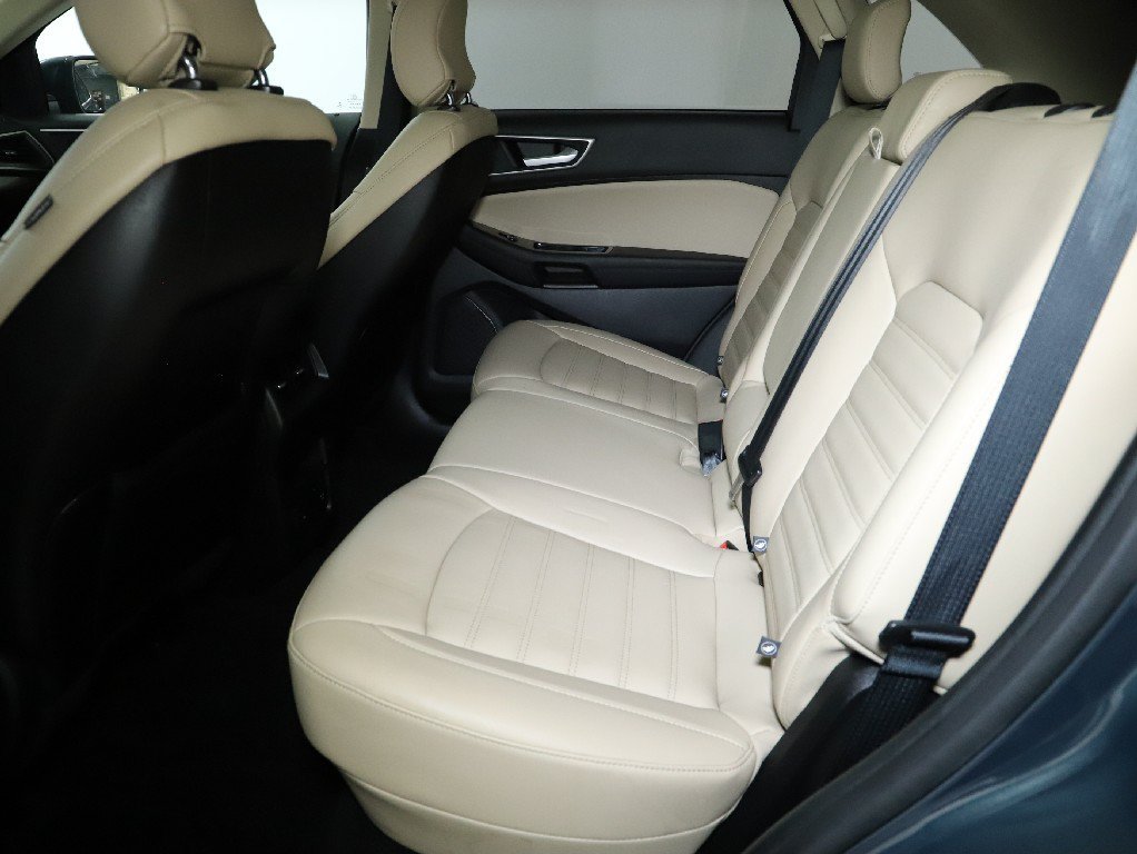 Used 2019 Ford Edge SEL w/ Equipment Group 201A AWD/4WD image 17