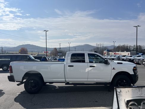 Used 2025 RAM 2500 Tradesman image 4
