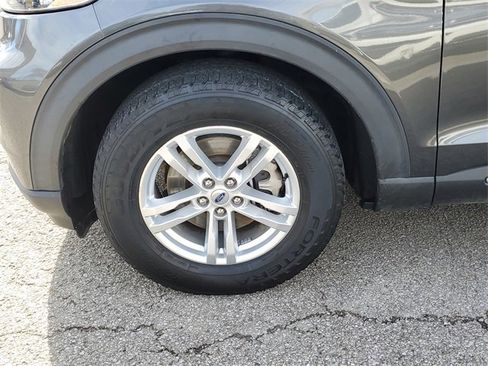 Used 2020 Ford Explorer XLT w/ Equipment Group 202A image 8