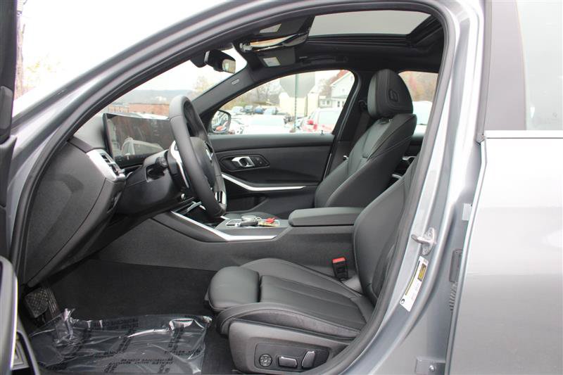 Used 2025 BMW 330i Sedan RWD image 11