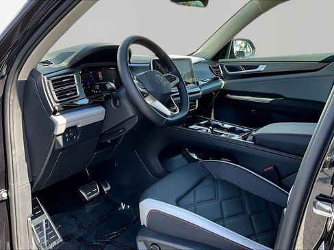New 2026 Volkswagen Atlas Peak Edition AWD/4WD image 18