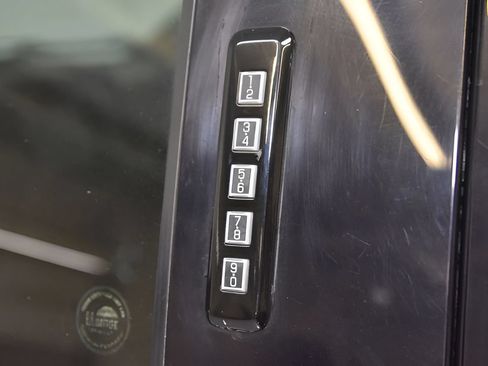Used 2019 Ford F150 XLT w/ Equipment Group 302A Luxury AWD/4WD image 11