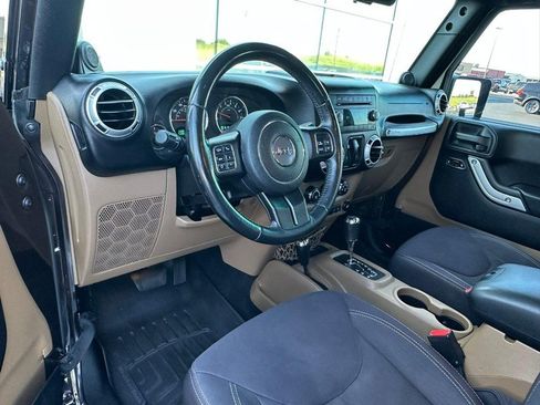 Used 2013 Jeep Wrangler Sahara w/ Connectivity Group AWD/4WD image 9