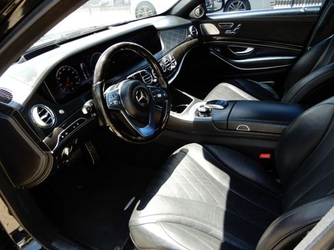 Used 2018 Mercedes-Benz S 560 Sedan w/ AMG Line Exterior image 12