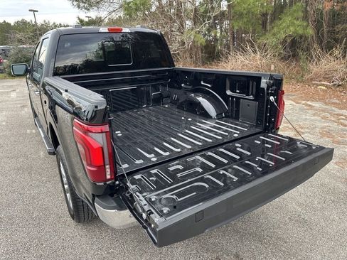 New 2024 Ford F150 Lariat w/ FX4 Off-Road Package image 10