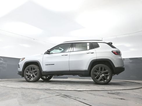 New 2026 Jeep Compass Latitude image 48