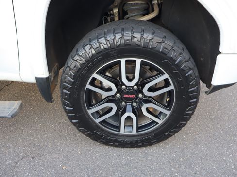 Used 2022 GMC Sierra 1500 AT4 w/ AT4 Premium Package AWD/4WD image 39