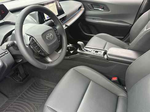 Used 2024 Toyota Prius LE image 10