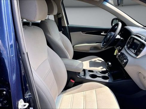 Used 2018 Kia Sorento FWD image 28