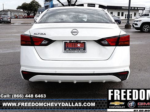 Used 2025 Nissan Altima 2.5 SV image 36