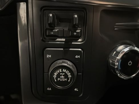 Used 2022 Ford F150 Lariat w/ Equipment Group 502A High AWD/4WD image 32