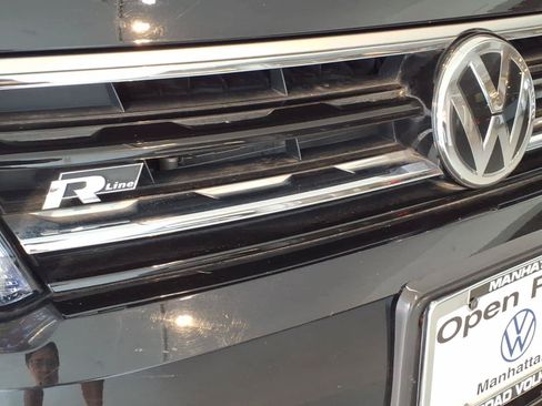 Used 2020 Volkswagen Tiguan SE R-Line w/ 3rd Row Seat Package AWD/4WD image 7