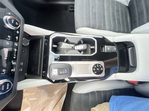 New 2025 Mitsubishi Outlander SE image 20