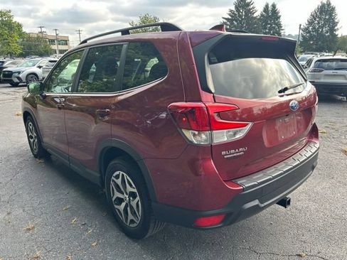 Used 2021 Subaru Forester Premium AWD/4WD image 5