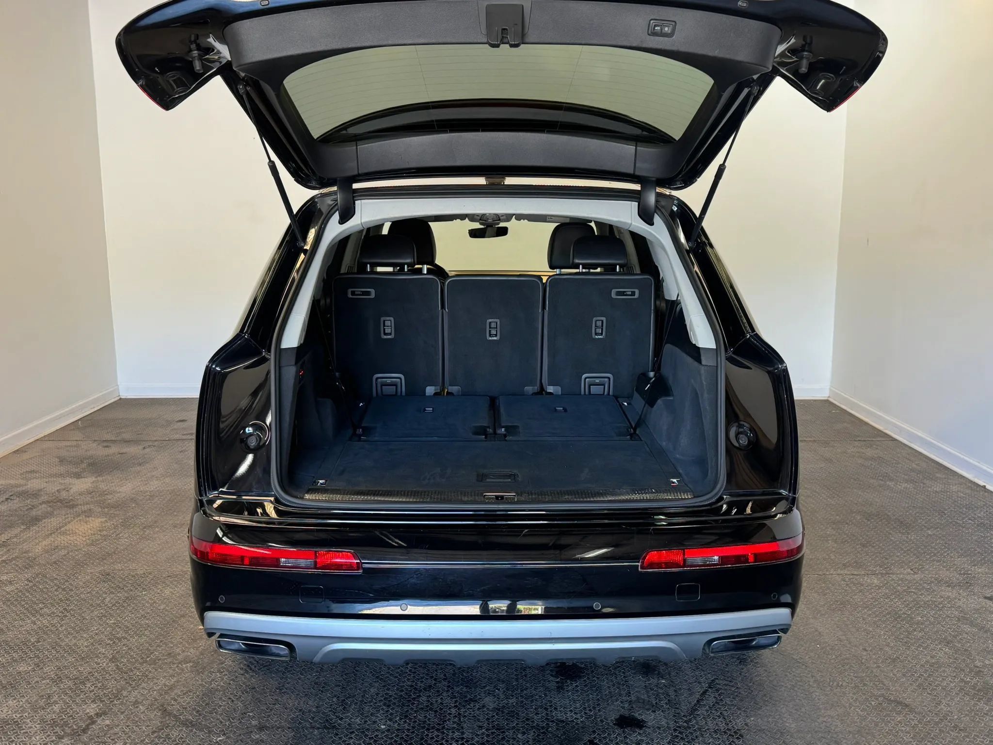 Used 2017 Audi Q7 3.0T Premium Plus AWD/4WD image 30