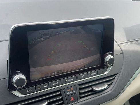 Used 2019 Nissan Altima 2.5 SV FWD image 15