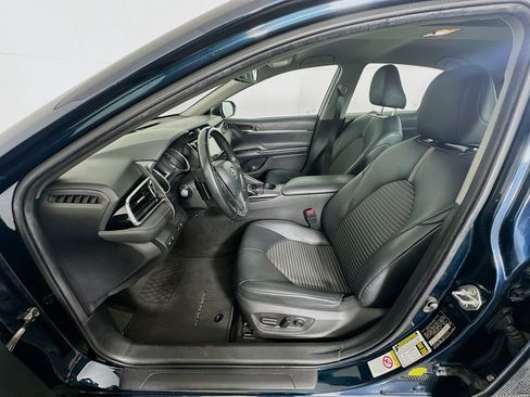 Used 2018 Toyota Camry SE w/ Convenience Package image 13
