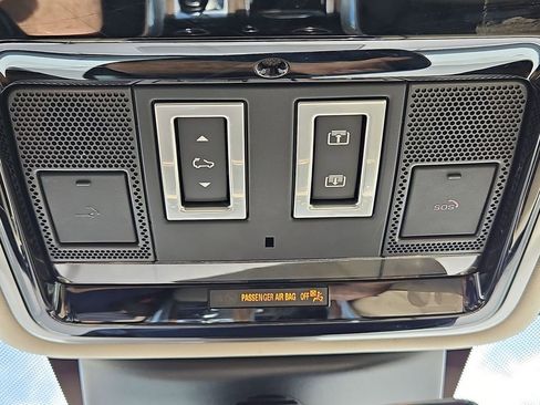 Used 2021 Land Rover Range Rover Sport HSE Silver Edition image 36