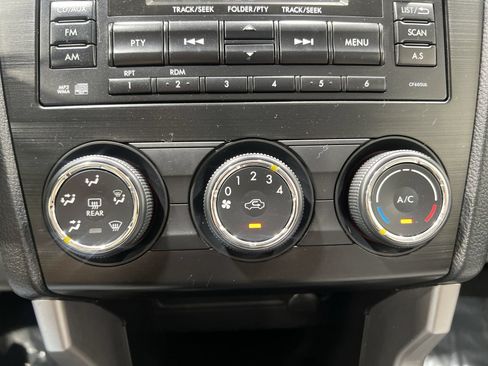 Used 2014 Subaru Forester 2.5i AWD/4WD image 17