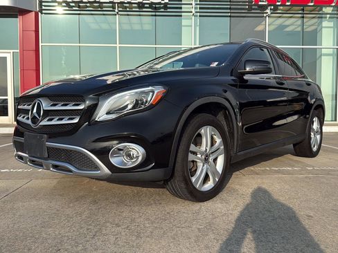 Used 2019 Mercedes-Benz GLA 250 4MATIC w/ Multimedia Package image 2