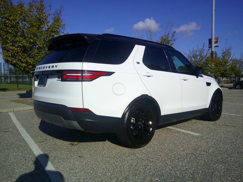 Used 2018 Land Rover Discovery HSE image 8