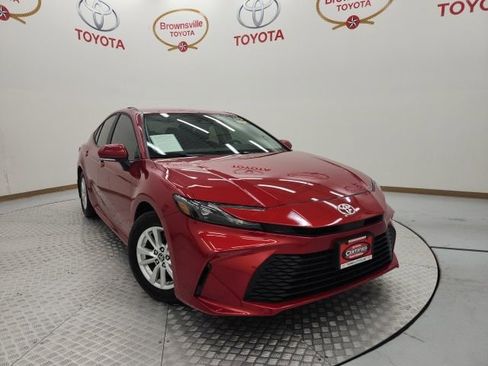 Used 2025 Toyota Camry LE image 1