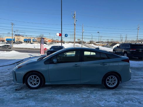 Used 2020 Toyota Prius LE image 7
